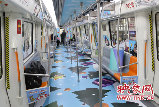 在活動進行過程中，乘客還可發(fā)揮創(chuàng)意，編寫與車廂主題小動物相關的小故事。