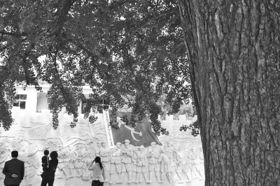 信陽市羅山縣何家沖村，當(dāng)年紅二十五軍從這里出發(fā)。記者李文波攝影