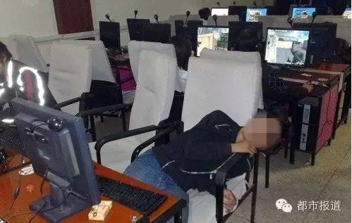 悲??！15歲男孩上網(wǎng)5小時后猝死，事發(fā)鄭州 | 這些原因可能導(dǎo)致上網(wǎng)猝死，戳...