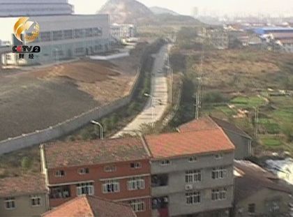 本應(yīng)沒有居民樓的區(qū)域，布滿密密麻麻的樓房