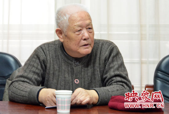 72歲的李地耕老先生認(rèn)為評論文章必須接地氣 72歲的李地耕老先生認(rèn)為評論文章必須接地氣