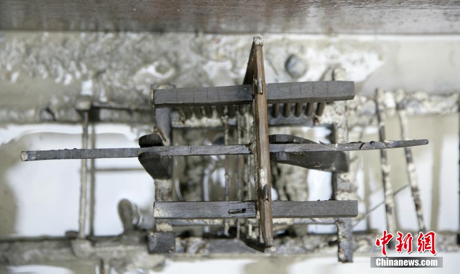 圖為蜀錦織機仿真蜀錦織機，為我國唯一有出土單位、完整保存的織機模型。