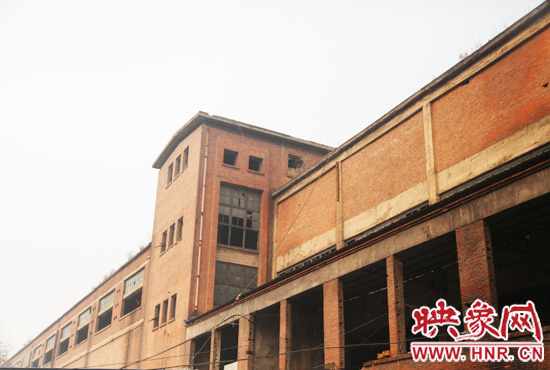 廢舊的廠房，充滿滄桑感