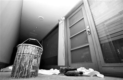 昨日，首師大公布的北京致遠(yuǎn)東方教育科技有限公司和工商局網(wǎng)站公司注冊(cè)地空無(wú)一人。新京報(bào)記者 黃月 攝