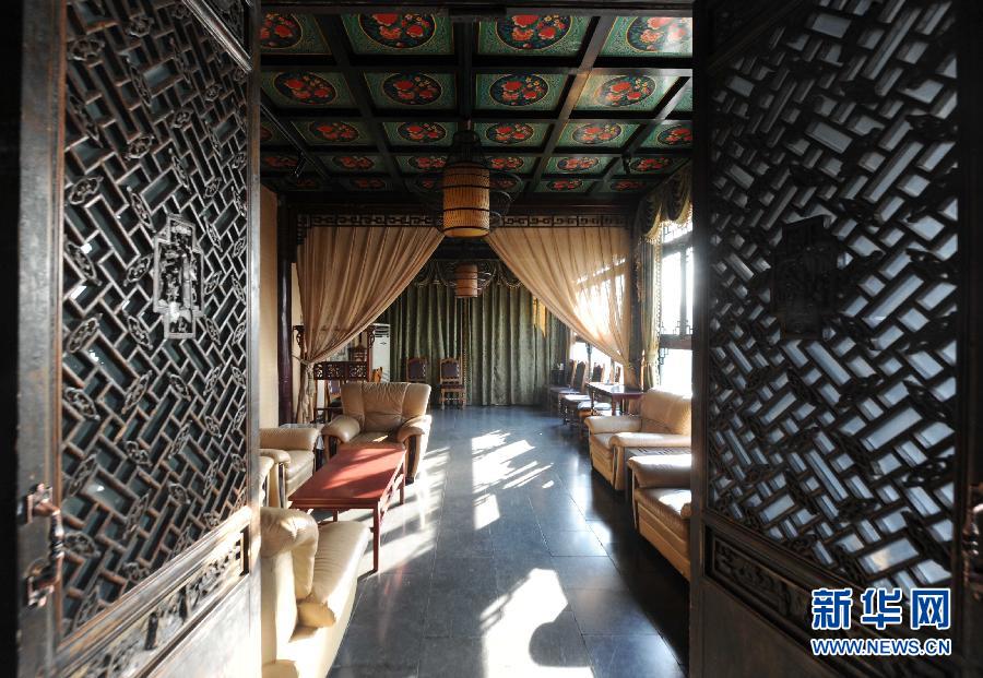 　“停業(yè)調(diào)整”的北海公園內(nèi)高檔餐廳上林苑內(nèi)部一角（1月15日攝）。