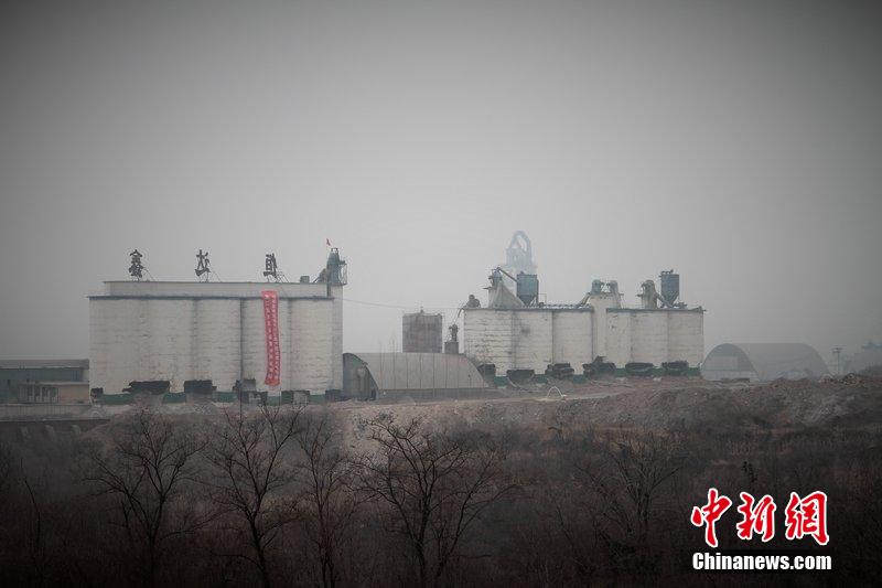 　2014年2月17日，石家莊市再次啟動壓減水泥過剩產(chǎn)能、治理大氣污染水泥企業(yè)集中爆破拆除行動。