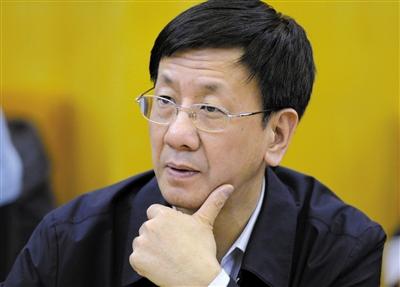 昨日，最高檢檢察長曹建明在遼寧團(tuán)參加“兩高”報(bào)告分組審議。記者 陳杰 攝