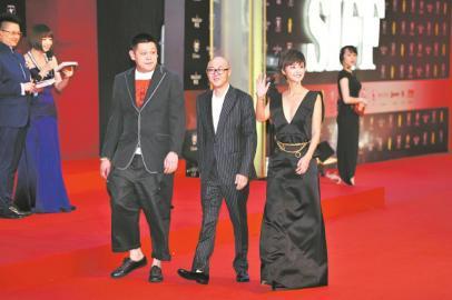 　　《勝利》劇組走紅毯，只可惜黃海波未能參加。