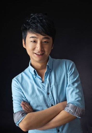 河南人民廣播電臺、搜狐體育首席特邀足球評論員