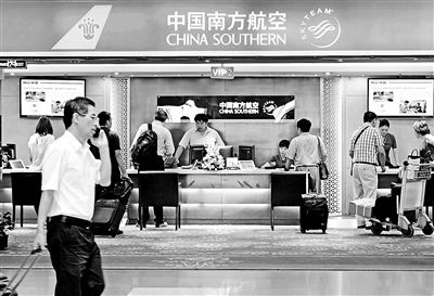 首都機(jī)場的南方航空貴賓廳 攝影/本報記者 郁驍 首都機(jī)場的南方航空貴賓廳 攝影/本報記者 郁驍
