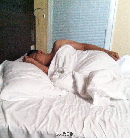 網(wǎng)傳吳春明的床照。
