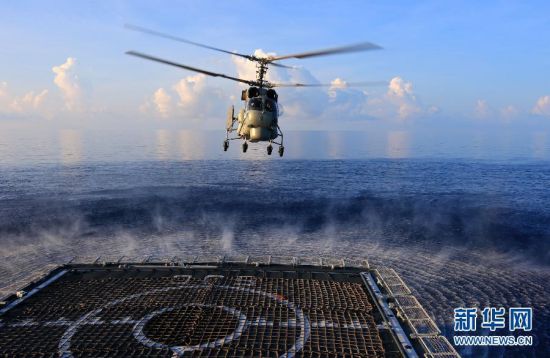 　資料圖：2014年9月，中國(guó)海軍054A徐州艦在南海海域練習(xí)反潛。新華網(wǎng)