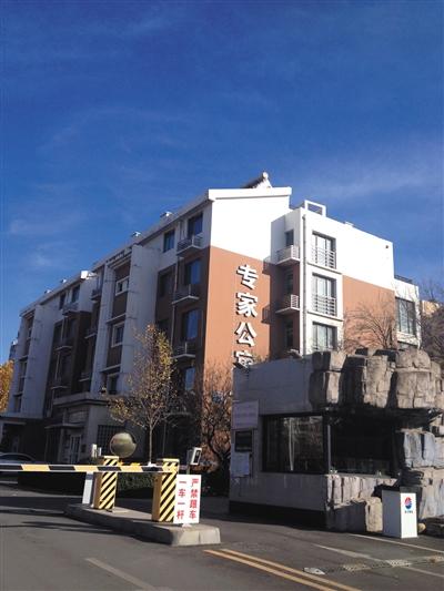 馬超群母親張桂英的一處房產(chǎn)，位于秦皇島開發(fā)區(qū)專家公寓內(nèi)，該房產(chǎn)為馬家巨款、黃金藏匿處。