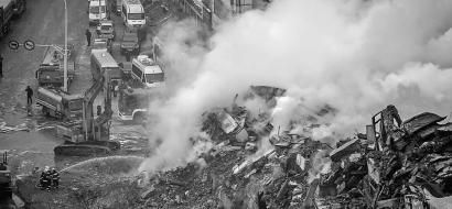 五名犧牲消防戰(zhàn)士被授予烈士稱號(hào) 五名犧牲消防戰(zhàn)士被授予烈士稱號(hào)