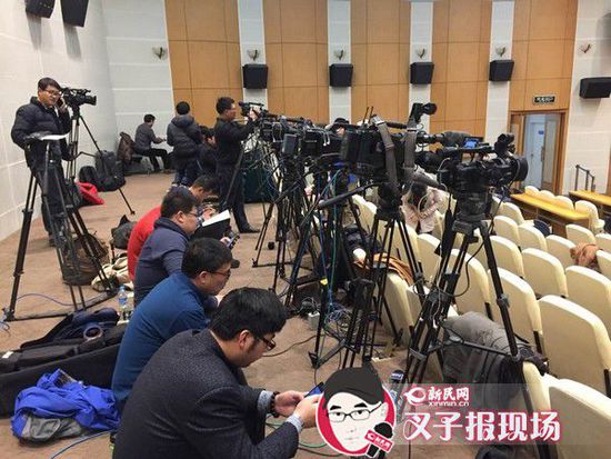 圖說(shuō)：大量媒體聚焦在發(fā)布會(huì)現(xiàn)場(chǎng)。新民晚報(bào)新民網(wǎng)