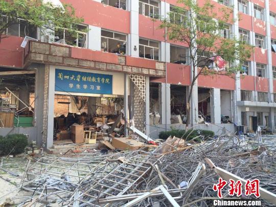 7月20日上午7點32分，蘭州大學醫(yī)學南校區(qū)學生公寓外一施工現(xiàn)場發(fā)生閃爆