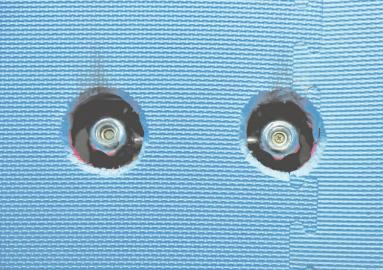 廁所內(nèi)所有的水龍頭開(kāi)關(guān)都進(jìn)行了軟包。