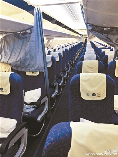 年關(guān)將近，很多人回家的票還沒有著落，而昨日凌晨，一架從武漢飛往廣州的航班上只有一名女乘客，偌大的客機(jī)成了一個人的專機(jī)。