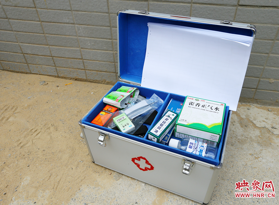 高溫天氣下，防暑藥品是必須準(zhǔn)備的