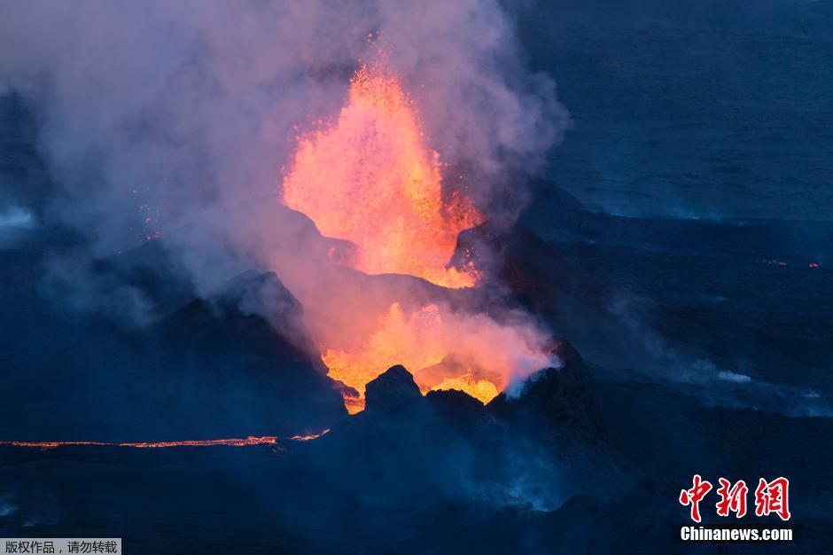 冰島巴達(dá)本加火山爆發(fā) 冰島巴達(dá)本加火山爆發(fā)