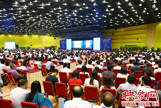 河南現(xiàn)代服務(wù)業(yè)洽談會簽約儀式 河南現(xiàn)代服務(wù)業(yè)洽談會簽約儀式