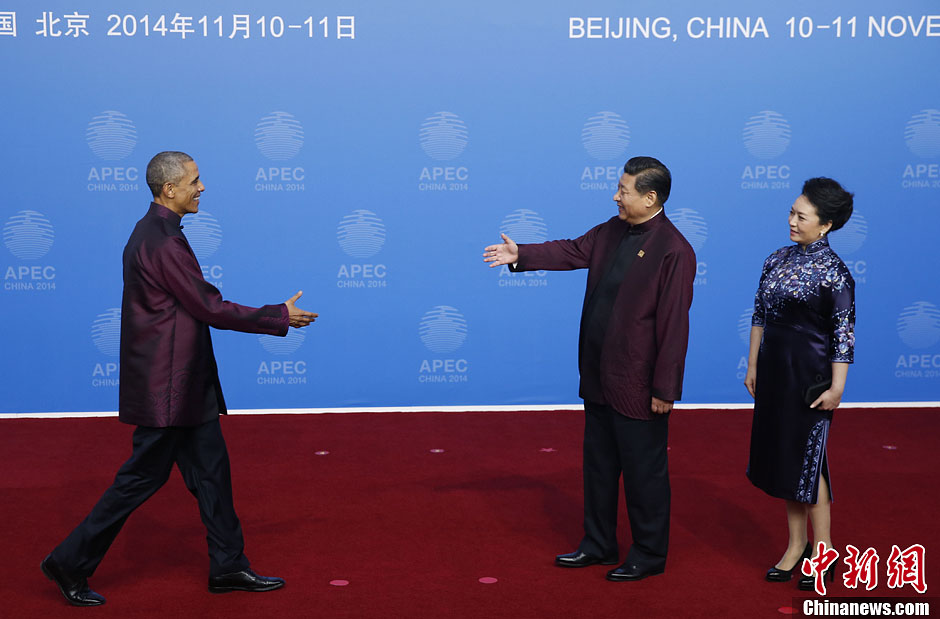 圖為習(xí)近平夫婦歡迎美國(guó)總統(tǒng)奧巴馬。中新社發(fā) 杜洋 攝