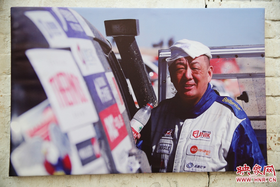 賽車的世界、更是男人的世界。圖為部分參展攝影作品。