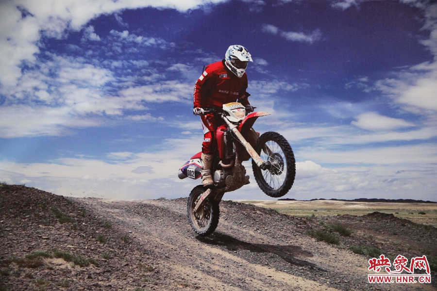 賽車的世界、更是男人的世界。圖為部分參展攝影作品。