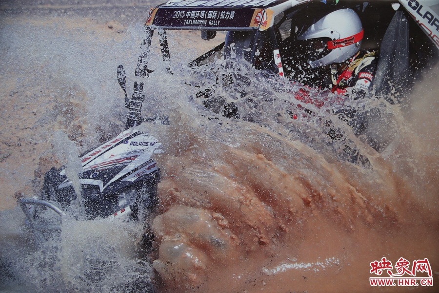 賽車的世界、更是男人的世界。圖為部分參展攝影作品。