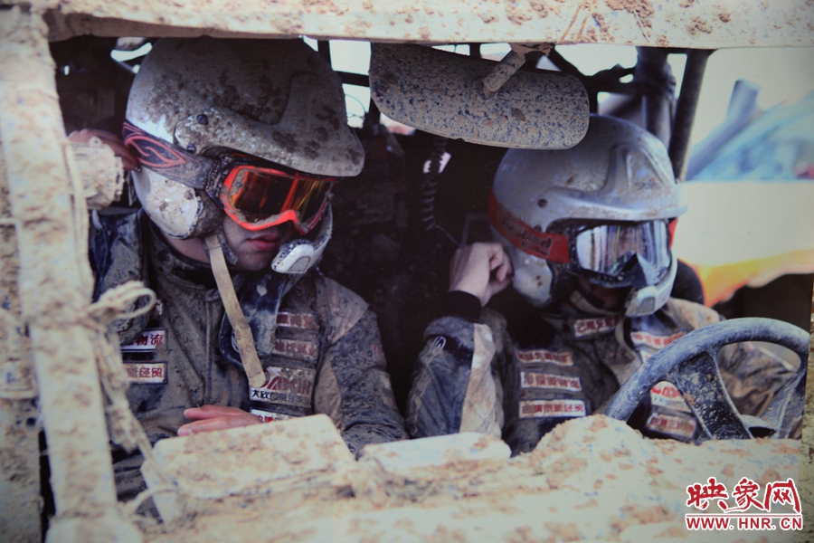 賽車的世界、更是男人的世界。圖為部分參展攝影作品。