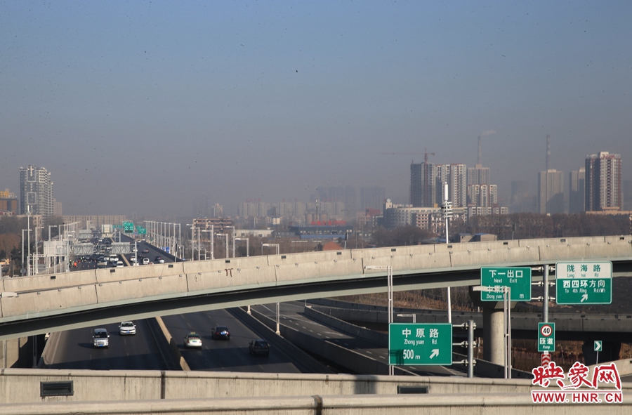 西三環(huán)與隴海高架立交出入口。