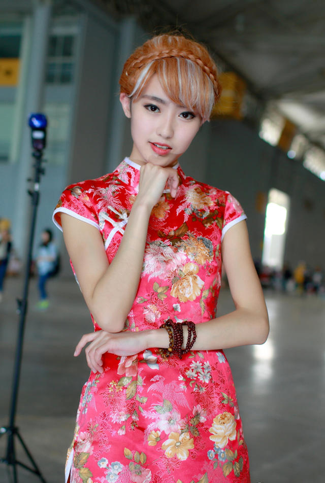 成都舉行西南最大動漫展 性感萌妹頻頻搶鏡 成都舉行西南最大動漫展 性感萌妹頻頻搶鏡