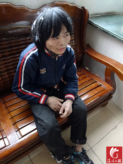 1997年16歲時(shí)被“杜某”以招工名義帶離家鄉(xiāng)關(guān)押干活至今。