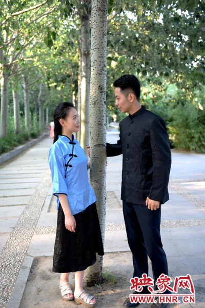 輕輕的凝視，勝卻了千言萬語。