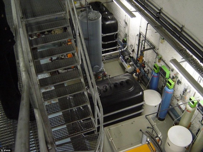 圖為堡壘內(nèi)的儲(chǔ)水和發(fā)電系統(tǒng)，同時(shí)還配備溫度調(diào)節(jié)與通風(fēng)設(shè)備。