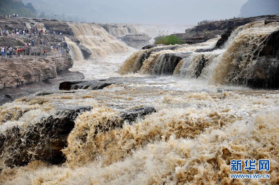 這是7月10日拍攝的黃河壺口瀑布。