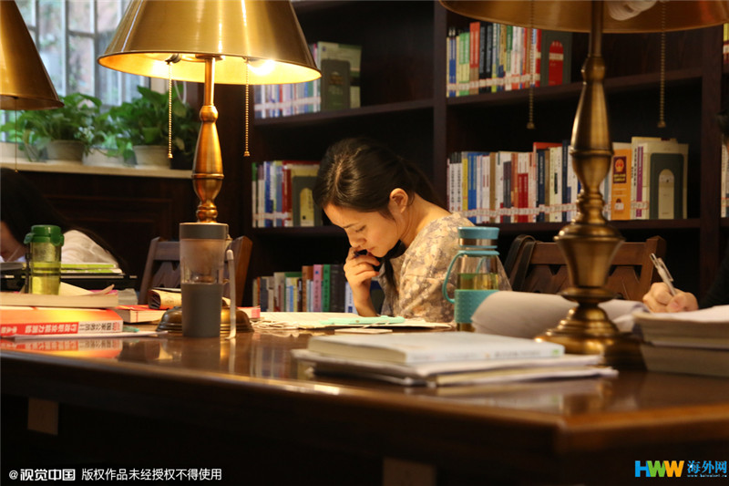 重慶大學改造翻新的“民國風圖書館”走紅網(wǎng)絡，引得無數(shù)網(wǎng)友點贊