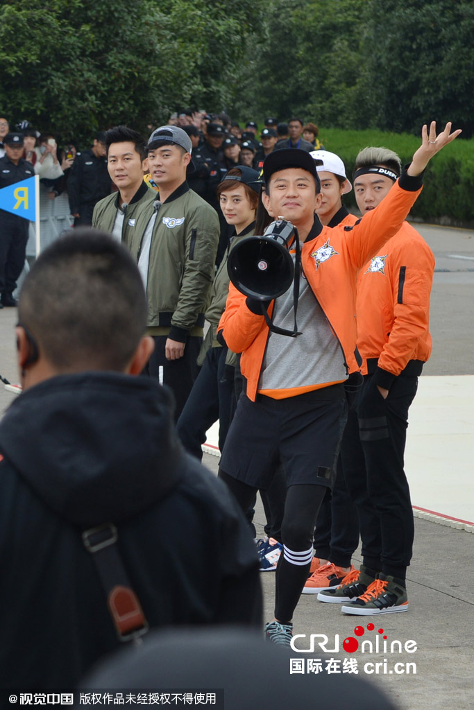 《奔跑吧兄弟》第三季劇組到南京錄制節(jié)目。