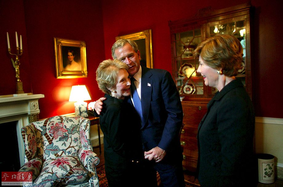 各國領(lǐng)導(dǎo)人退休后都干啥？小布什刷盤布朗教書