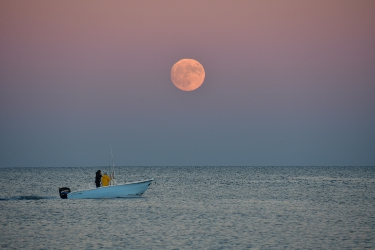 68年來最大！今晚夜空上演超級月亮