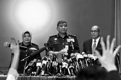 馬來西亞總警察長答記者問。記者陶冉 攝