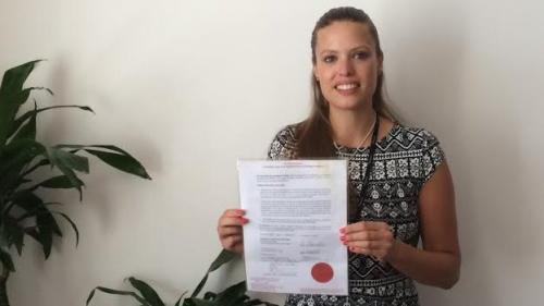 勞拉·E·S·馬修斯的護(hù)照簽名欄用的是L.Skywalker（L.天行者）。