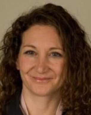 世衛(wèi)組織流感專家芒福德博士指出，H5N8病毒有可能會傳染給人。