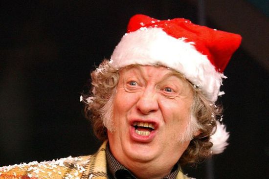 英電臺(tái)主持人因未播放圣誕歌曲面臨被炒魷魚(yú) 英電臺(tái)主持人因未播放圣誕歌曲面臨被炒魷魚(yú)