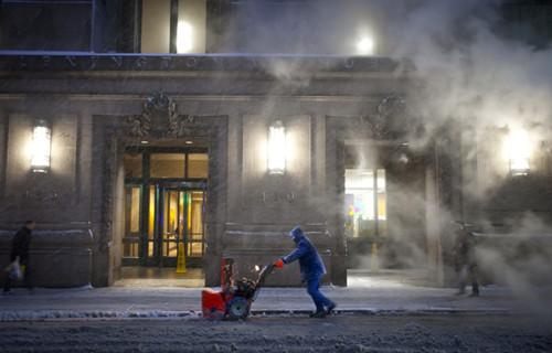 特大暴風(fēng)雪襲擊美國(guó)東北部，多州進(jìn)入緊急狀態(tài)。