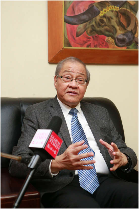 羅馬納大使在菲律賓駐華大使館接受本報記者專訪。李昊攝