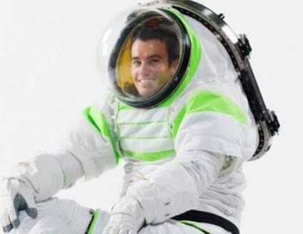 18個(gè)保障生命運(yùn)轉(zhuǎn)系統(tǒng)的背包中只有11個(gè)可用，這些背包是用于支持宇航員在開(kāi)放的宇宙空間中工作使用的，這些不可用的背包使得工作人員對(duì)在空間站工作結(jié)束之前的狀況表示擔(dān)憂。