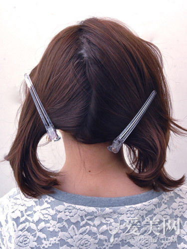 慵懶感小辮子盤發(fā) 簡(jiǎn)單隨意顯俏皮 慵懶感小辮子盤發(fā) 簡(jiǎn)單隨意顯俏皮