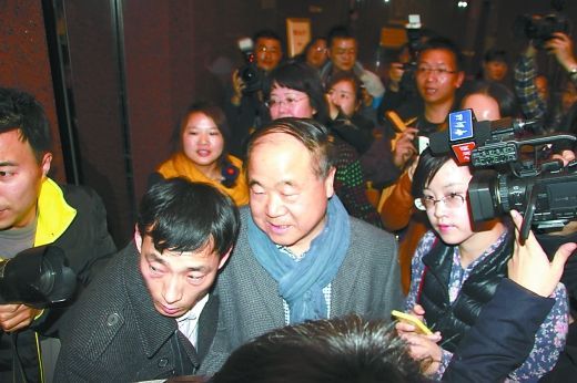 成龍婉拒酒店服務(wù)生合影請求:10天都在這呢(圖) 成龍婉拒酒店服務(wù)生合影請求:10天都在這呢(圖)