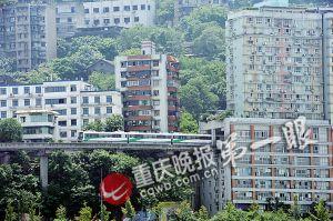 居民說(shuō)列車(chē)從樓棟中穿過(guò)時(shí)沒(méi)什么噪聲